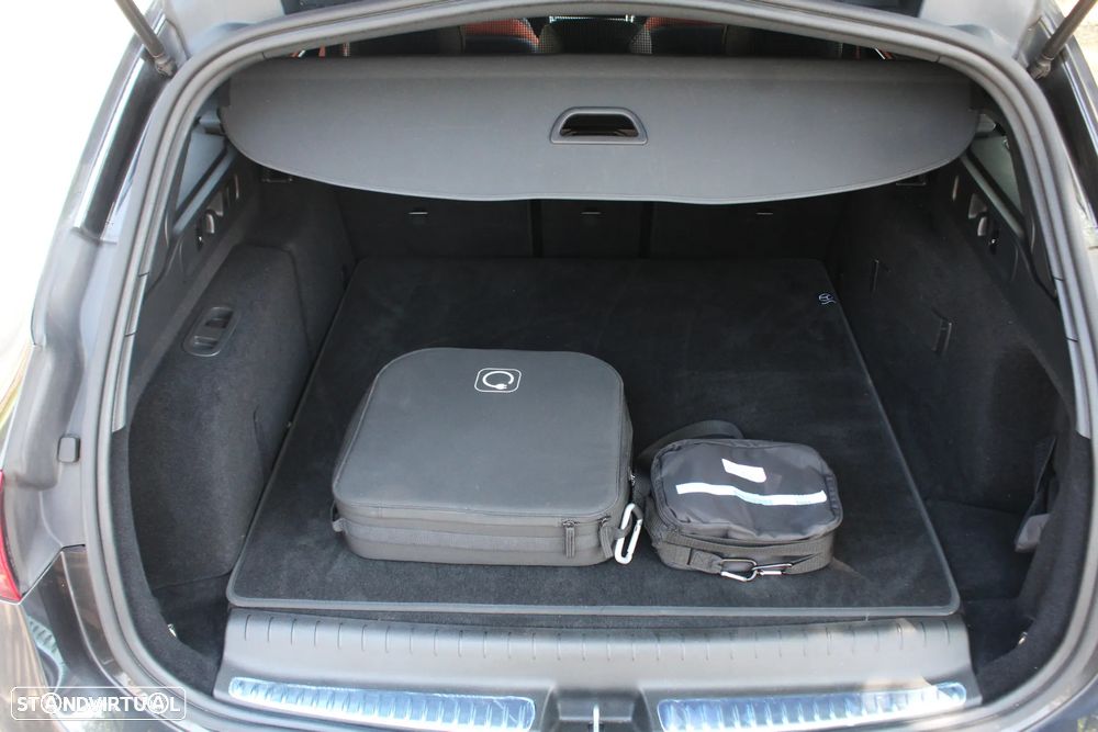 Mercedes-Benz C 300 e AMG Line - 42