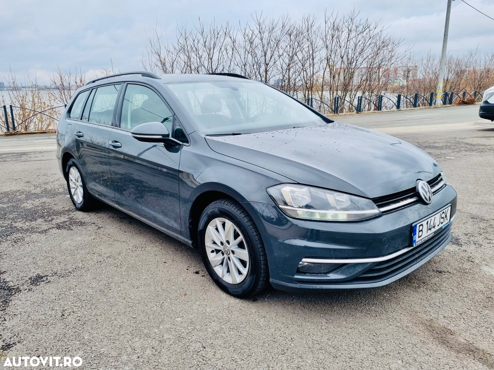 Volkswagen Golf 1.6 TDI Comfortline - 2