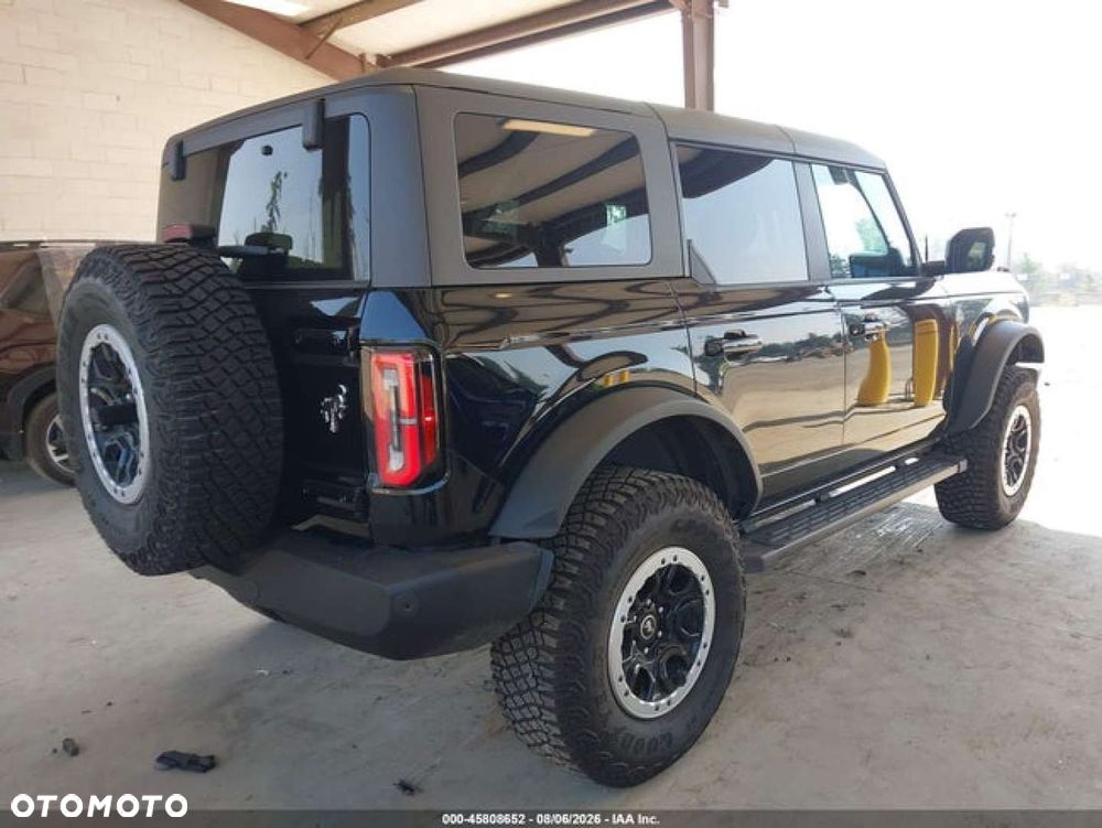 Ford Bronco - 5