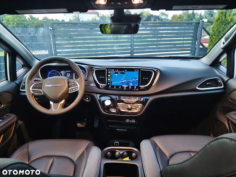 Chrysler Pacifica - 14
