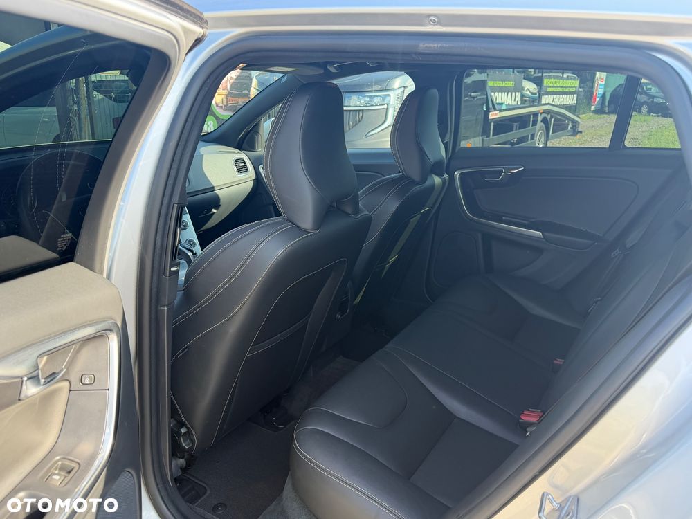 Volvo V60 D3 Geartronic Summum - 10