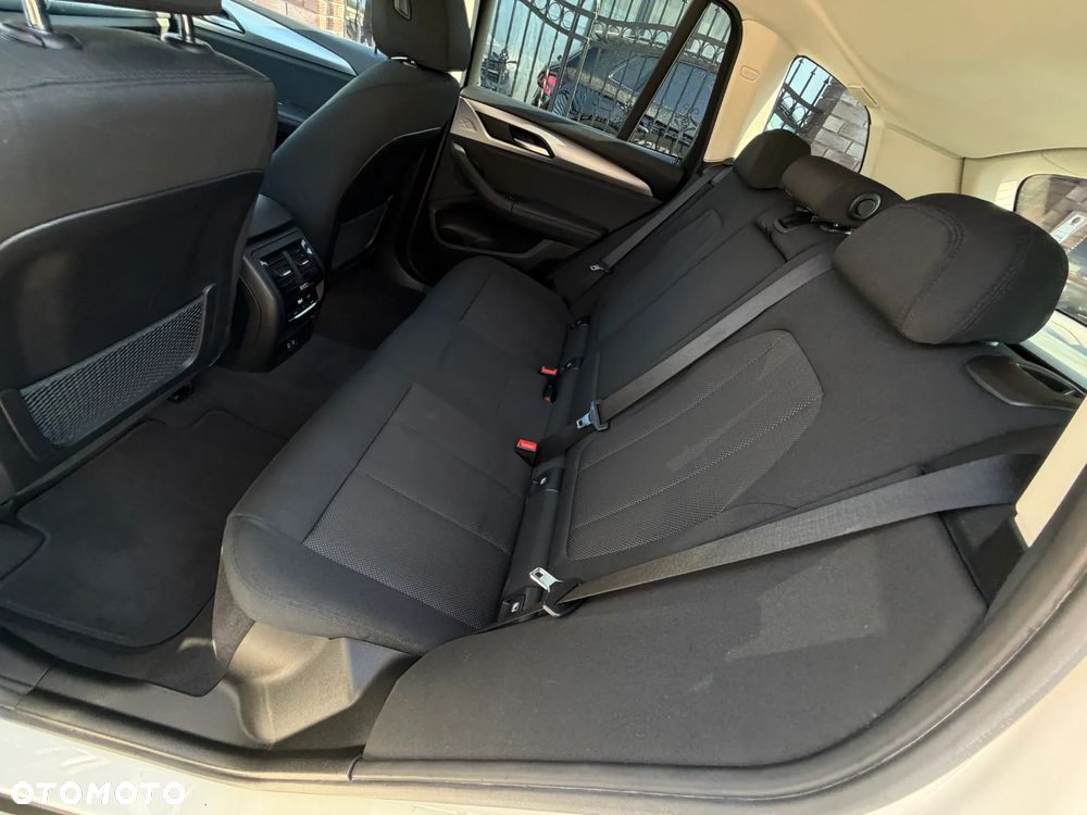 BMW X3 xDrive20d MHEV Advantage - 34