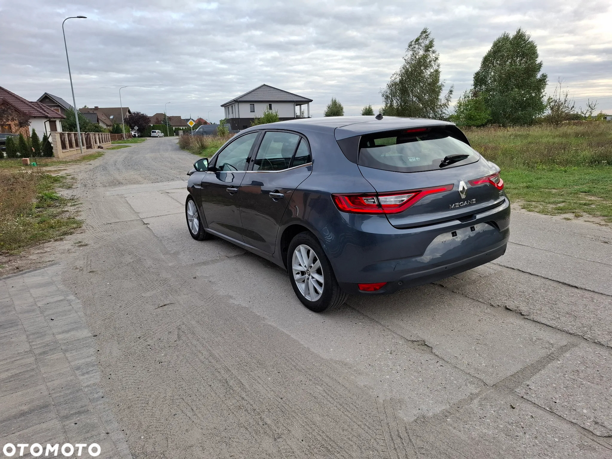 Renault Megane ENERGY dCi 110 EDC INTENS - 4