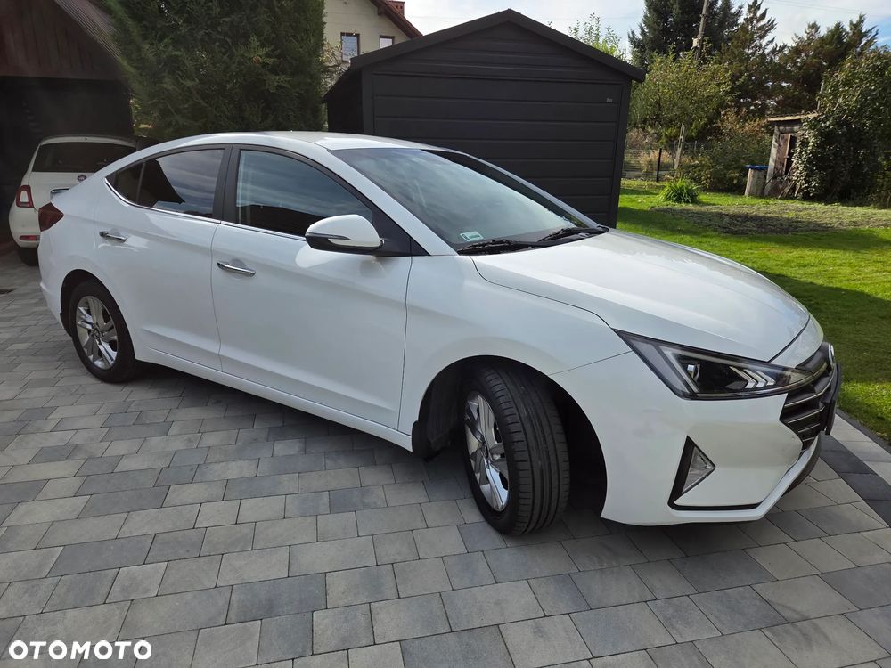 Hyundai Elantra - 1