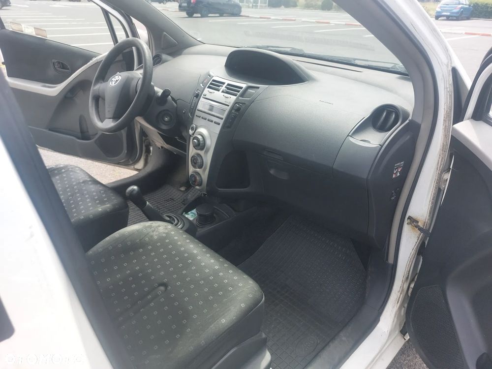 Toyota Yaris 1.4 D-4D Terra A/C - 6