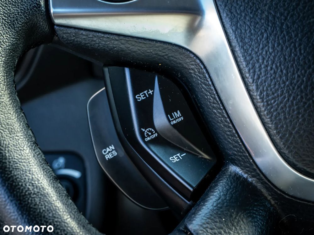 Ford Kuga 1.6 EcoBoost 4WD Titanium - 28