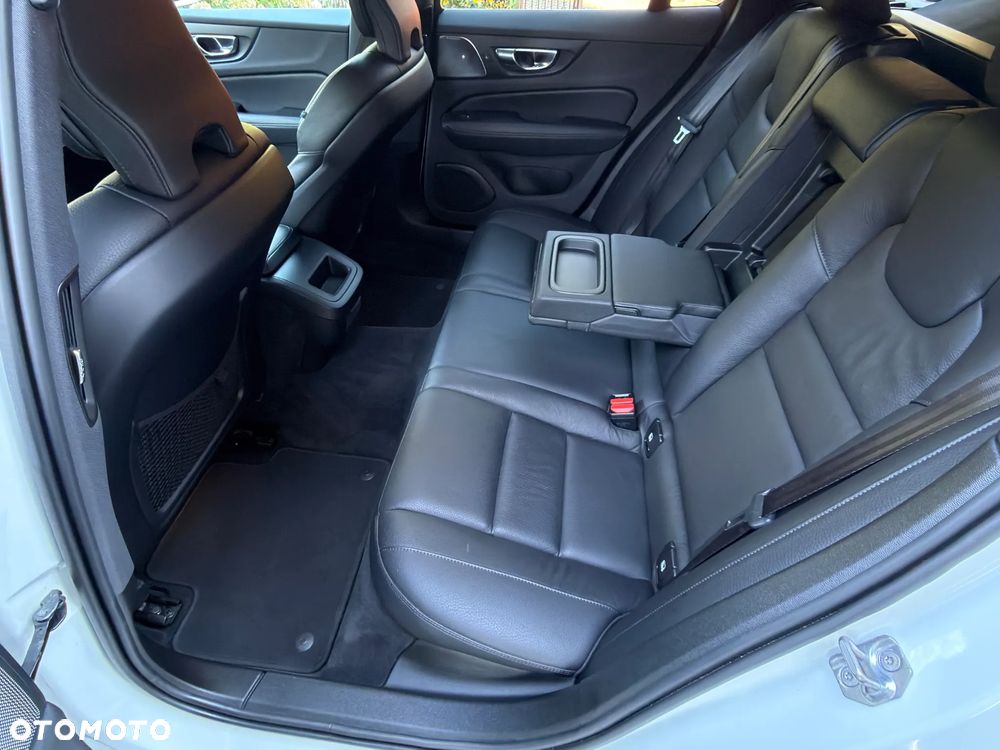 Volvo V60 T6 AWD Geartronic Inscription - 24