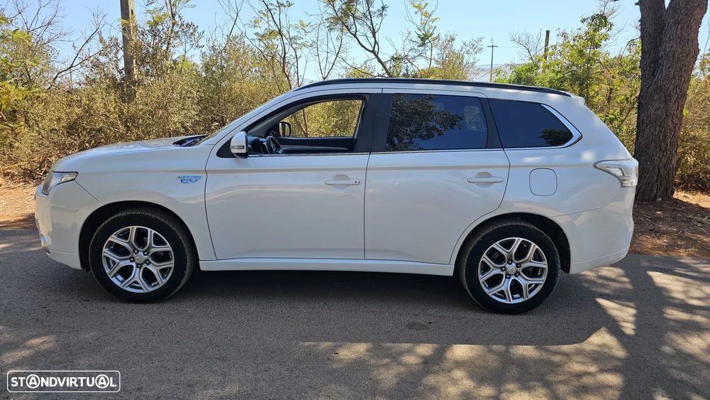 Mitsubishi Outlander - 6