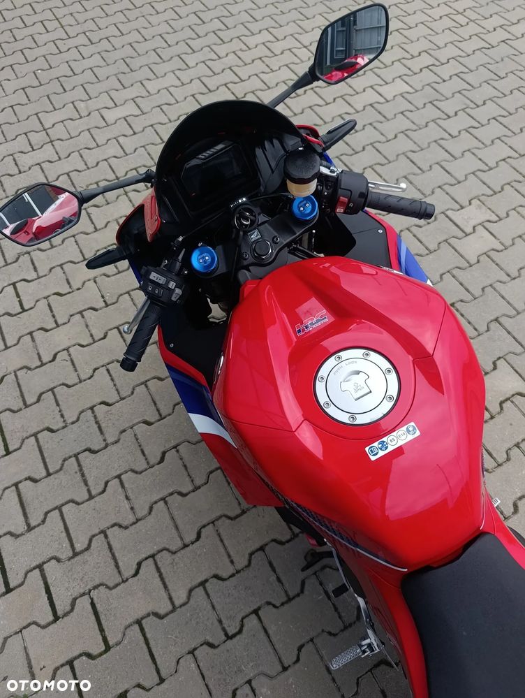 Honda CBR - 7