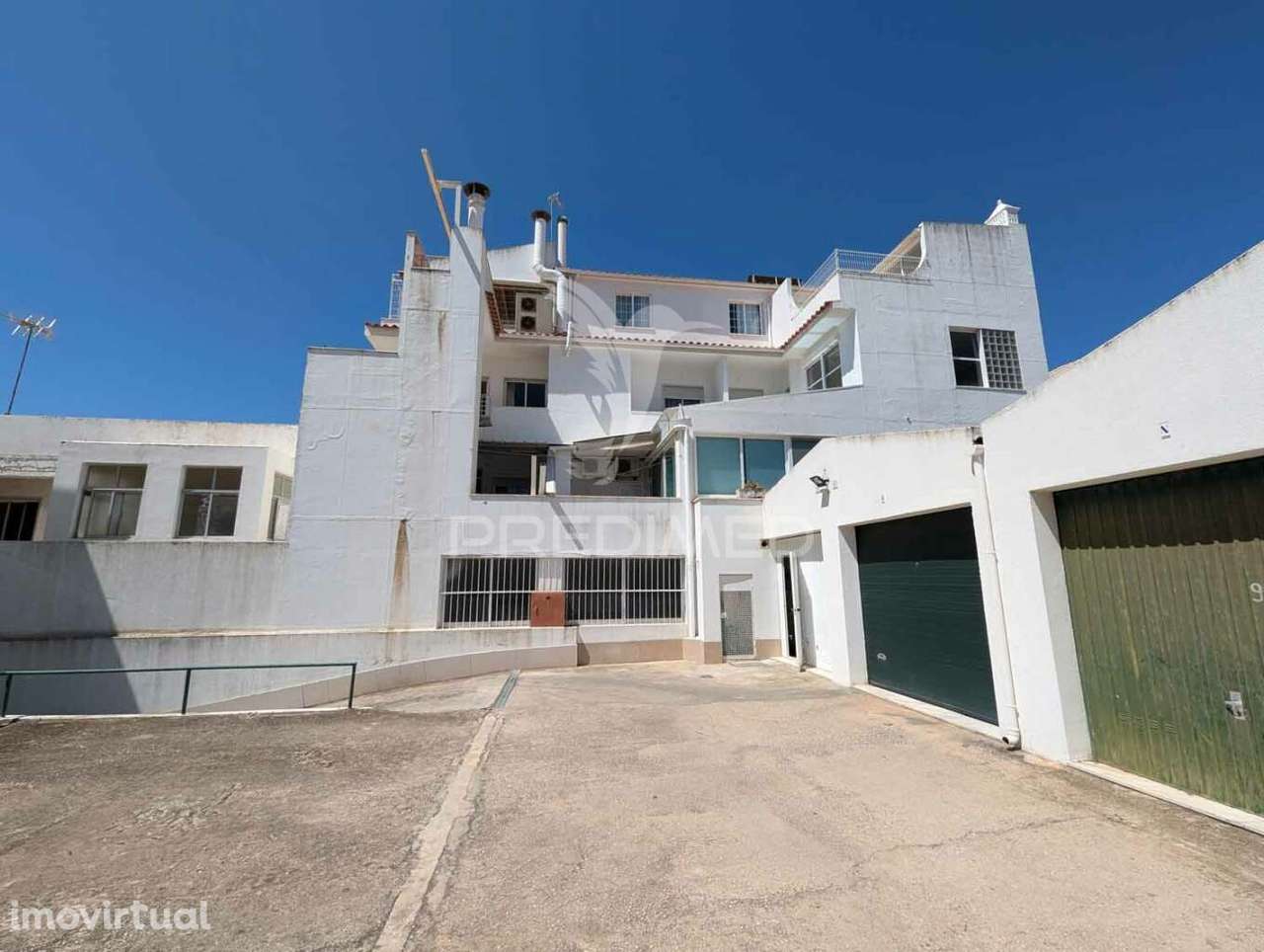 Building in Cacela downtown operating as an Hostel - Grande imagem: 3/40