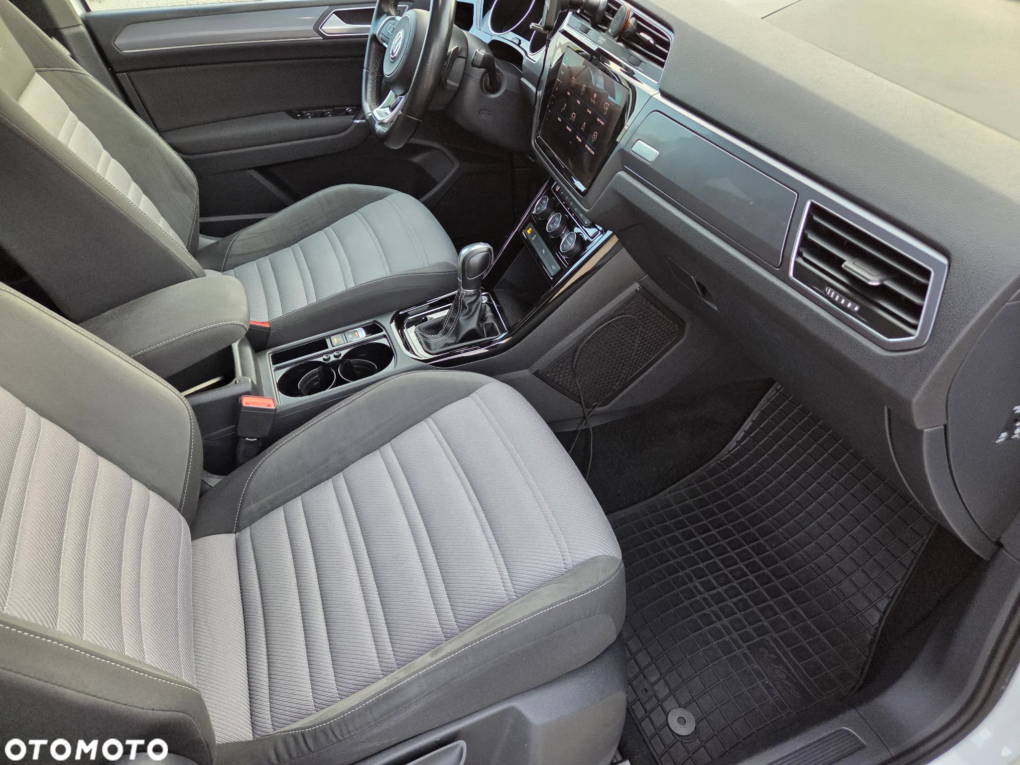 Volkswagen Touran 1.8 TSI BMT Highline DSG - 25