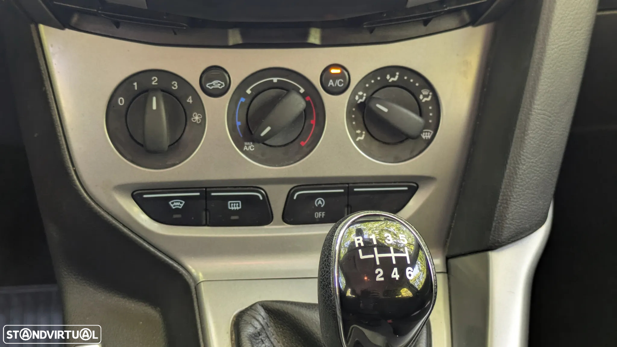 Ford Focus SW 1.0 EcoBoost Active - 11