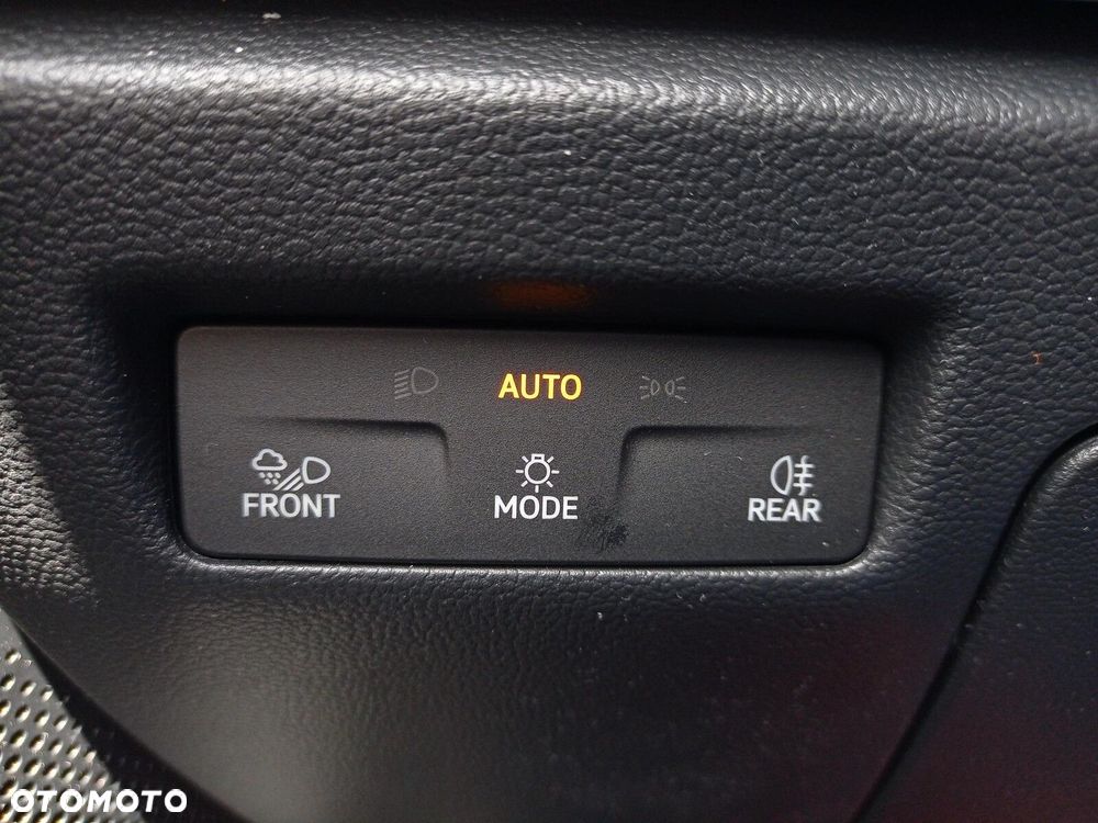 Volkswagen Passat 2.0 TSI 4Mot R-Line DSG - 26