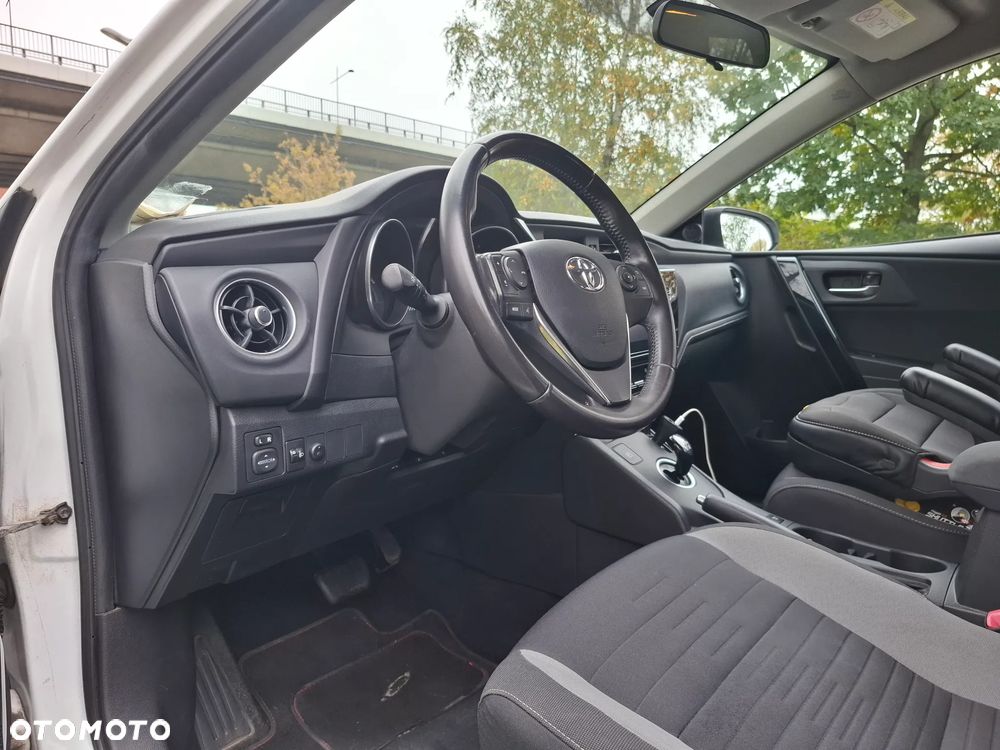 Toyota Auris 1.8 HSD Luna - 22