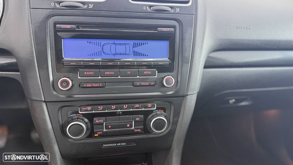 VW Golf Variant 1.6 TDi Confortline - 26