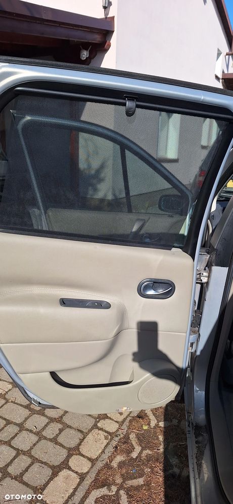 Renault Scenic 2.0 16V Luxe Expression - 23