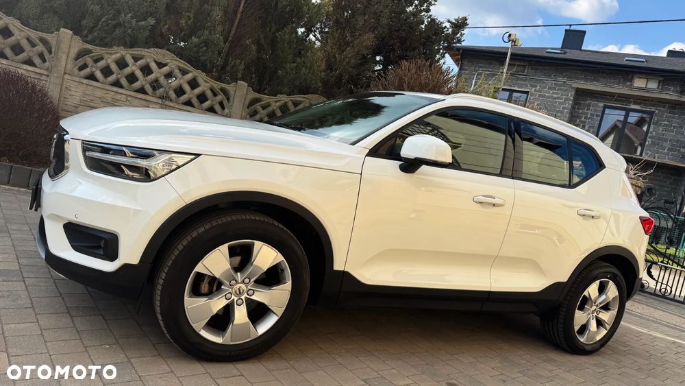 Volvo XC 40 T3 Geartronic Momentum Pro - 4