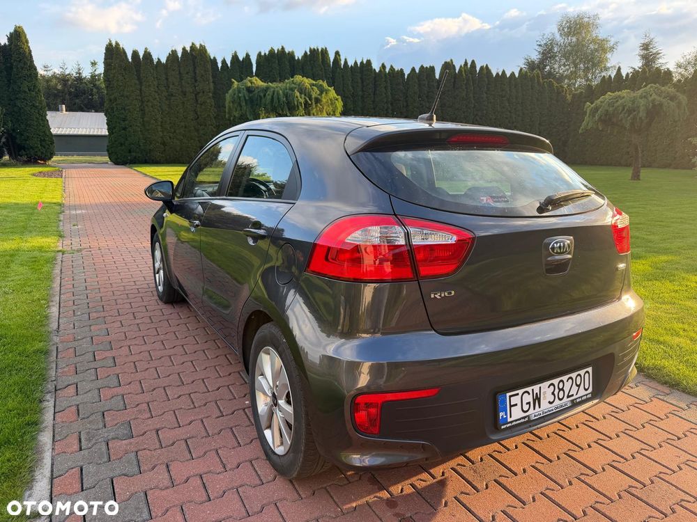 Kia Rio 1.1 CRDI Dream Team Edition - 21