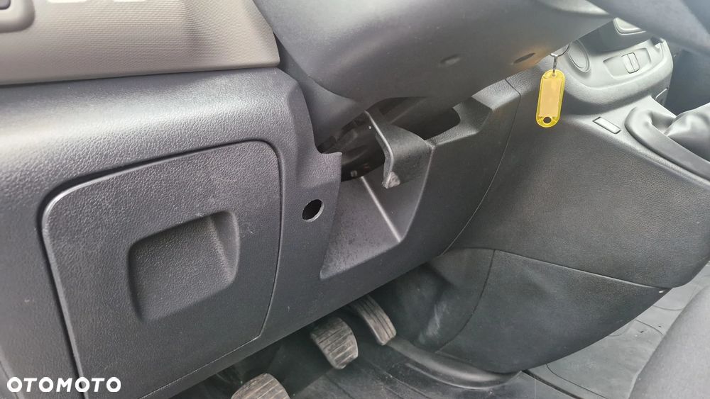 Renault Trafic doka 5 osób - 19