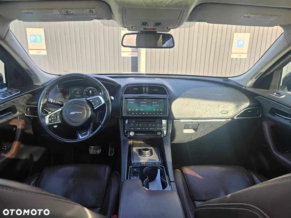 Jaguar F-Pace 3.0 V6 AWD S - 8