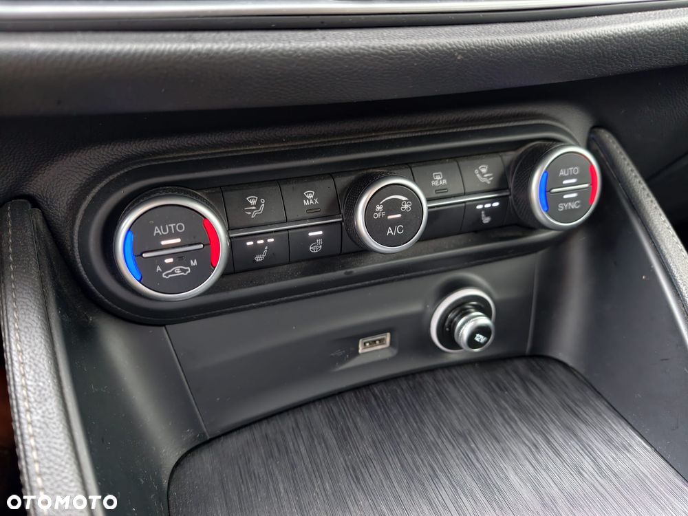 Alfa Romeo Stelvio 2.0 Turbo Q4 - 12