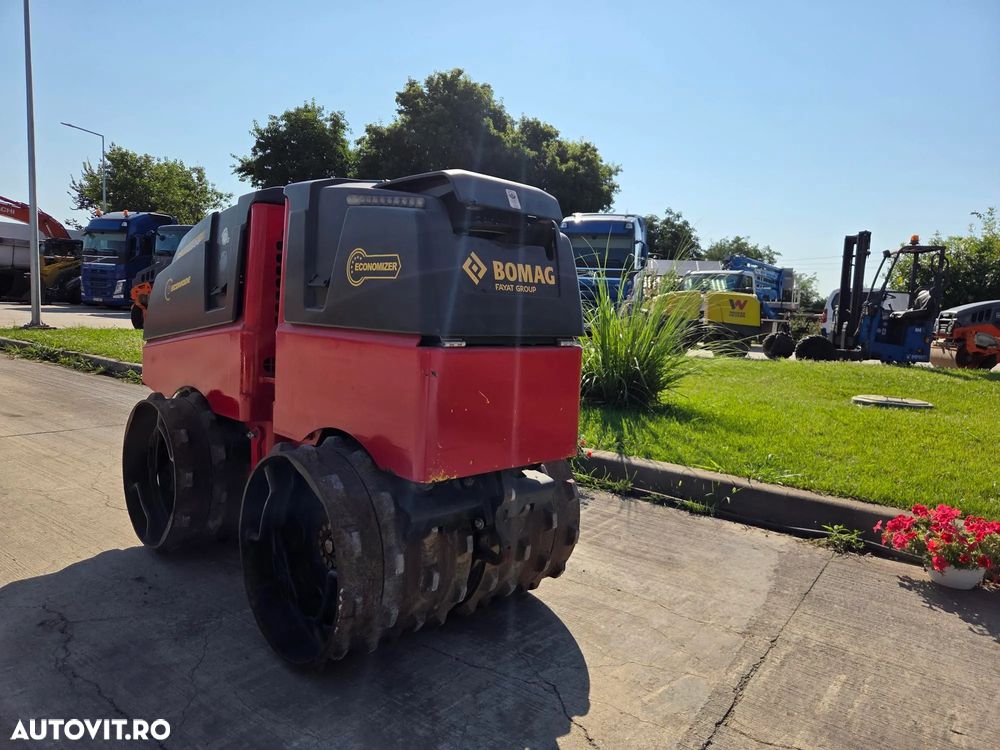 Bomag BOMAG 850, PICIOR DE OAIE, RADIOCOMANDA, latime tambur 0,8m, Masa operationala 1,5t, lungime 2m, motor Kubota 20CP, posibilitate leasing 4 ani, CA NOU-PROMOTIE 20.900 EUR+tva - 1