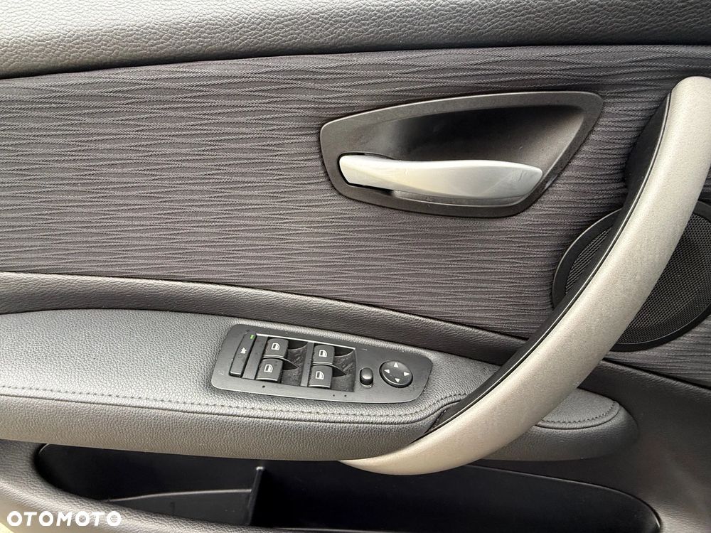 BMW Seria 1 118i - 23
