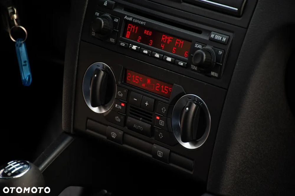 Audi A3 3-drzwiowe 2.0 FSI Attraction - 21