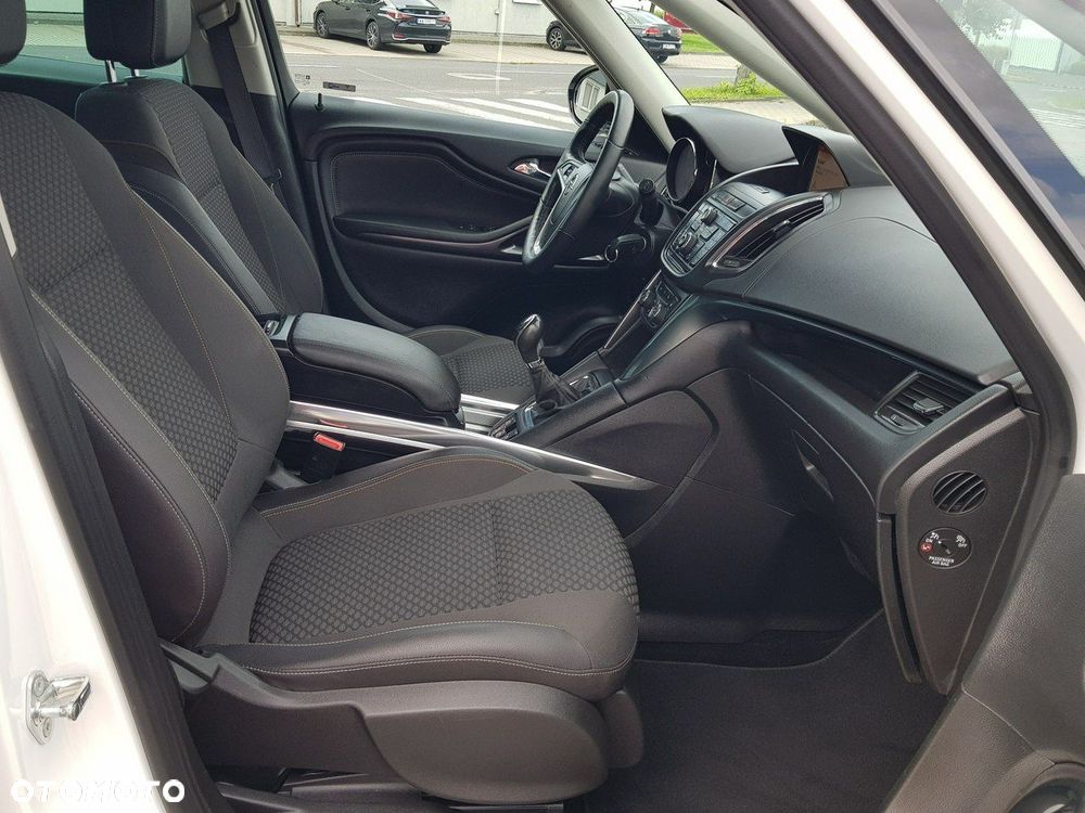 Opel Zafira 1.6 T SIDI Cosmo S&S - 17