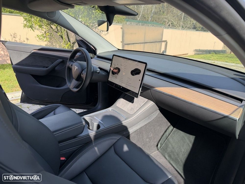 Tesla Model Y Long Range Dual Motor AWD - 7