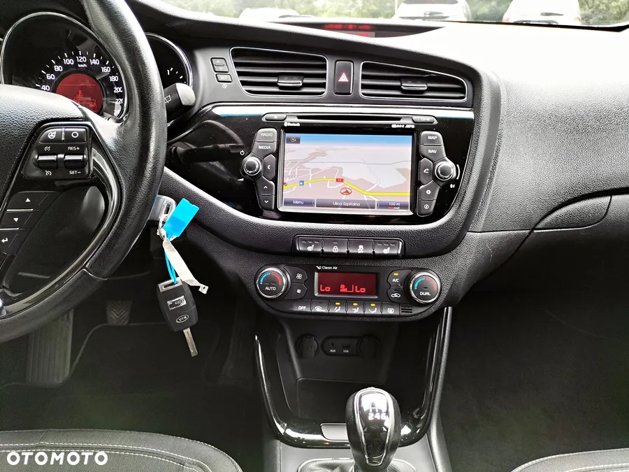 Kia Ceed - 22