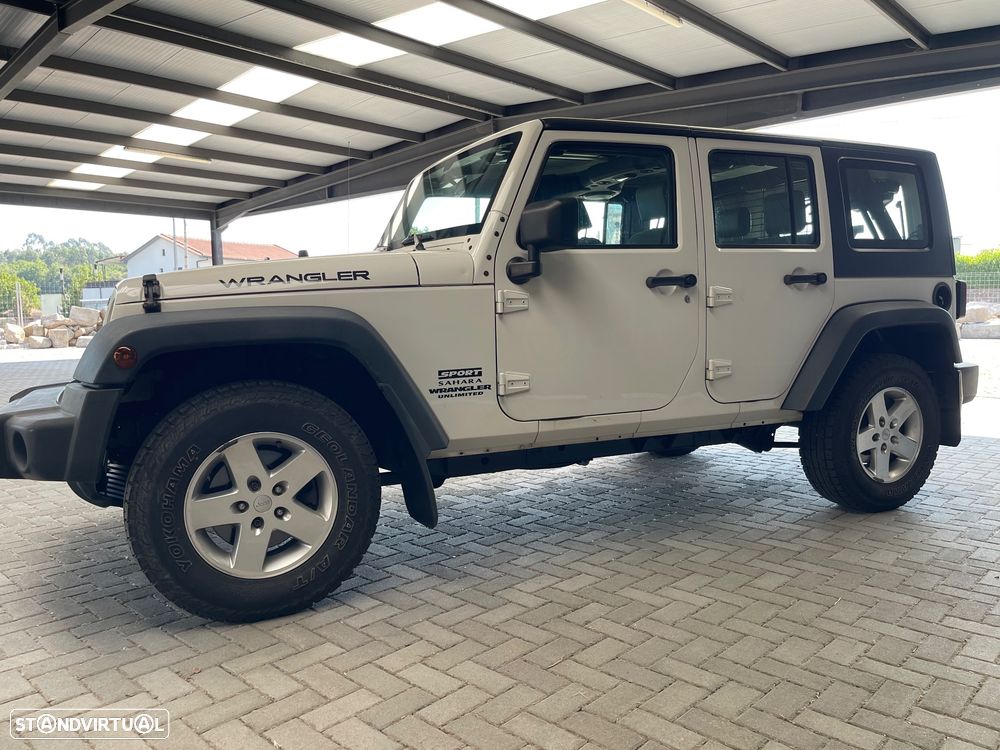 Jeep Wrangler Unlimited - 13