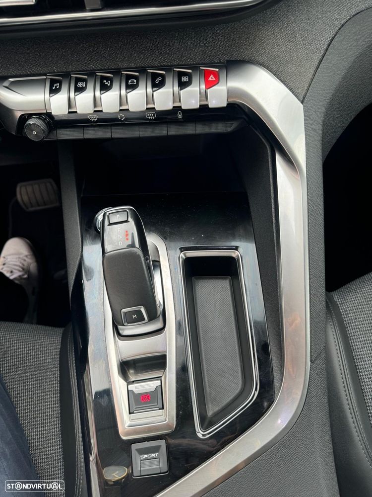 Peugeot 3008 PureTech 130 Stop & Start GPF EAT8 Allure Pack - 18