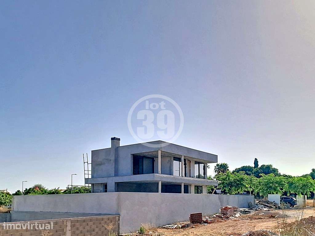 Moradia de Luxo T4 em Construção com Piscina e Garagem na Guia - Grande imagem: 2/40