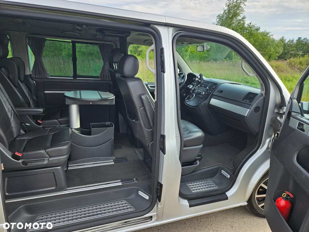 Volkswagen Multivan - 11