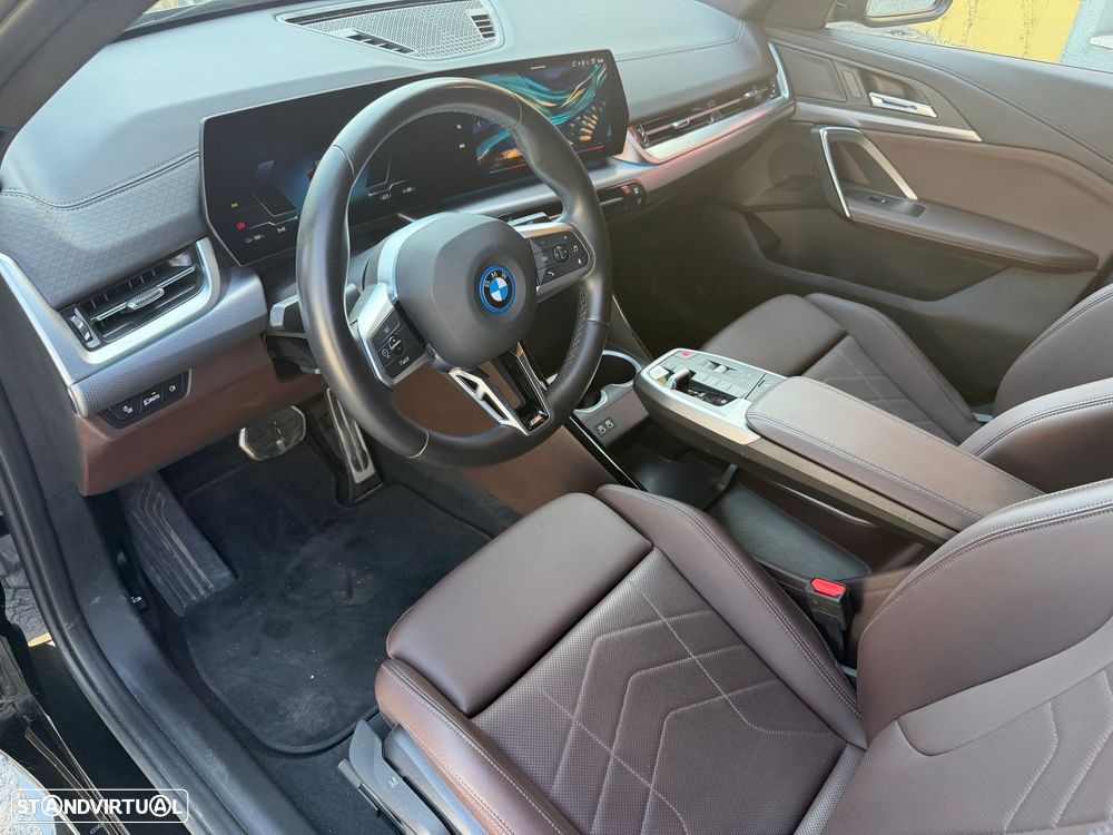 BMW iX2 eDrive20 Pack Desportivo M — fotografia 15