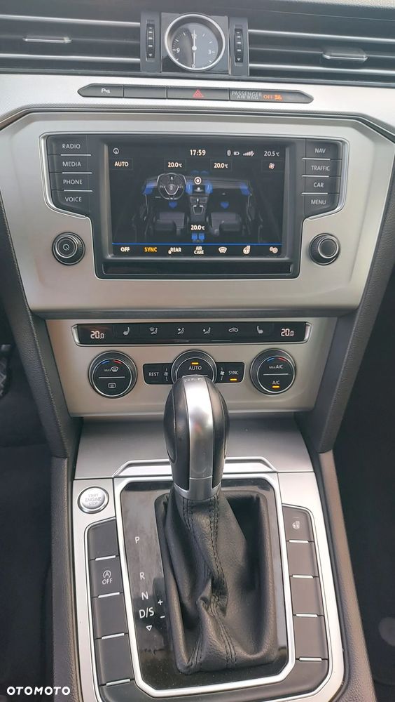 Volkswagen Passat 1.6 TDI (BlueMotion Technology) DSG Comfortline - 16