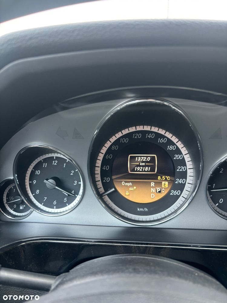 Mercedes-Benz Klasa E 220 CDI DPF BlueEFFICIENCY Automatik Avantgarde - 8