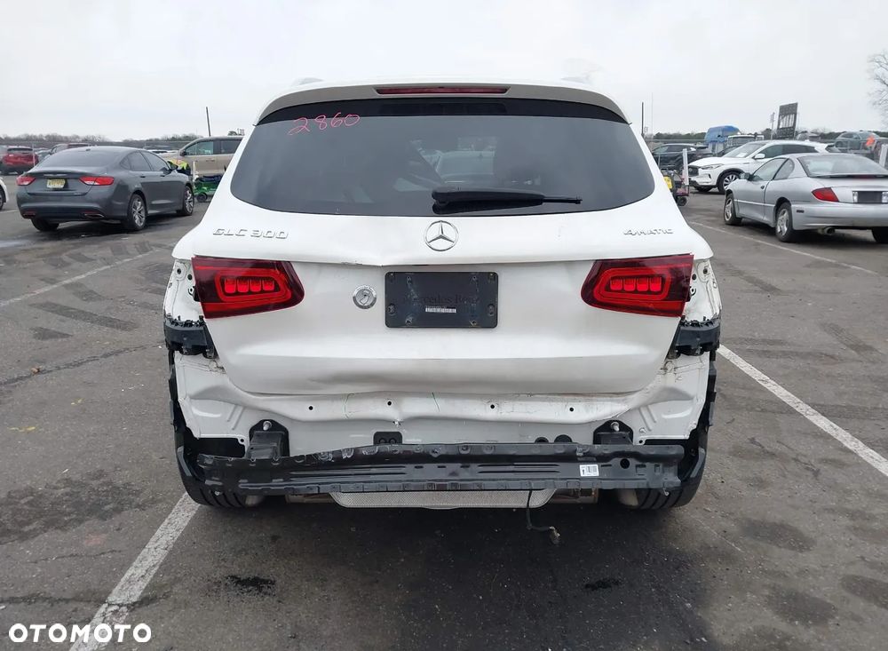 Mercedes-Benz GLC - 7