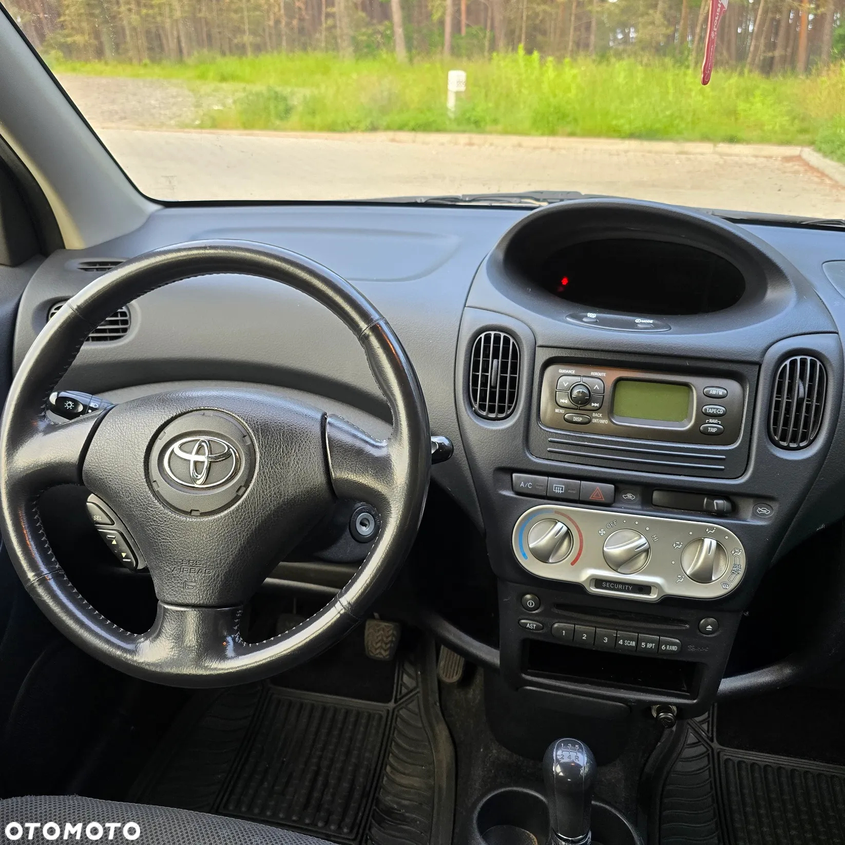 Toyota Yaris Verso 1.3 Sol - 10