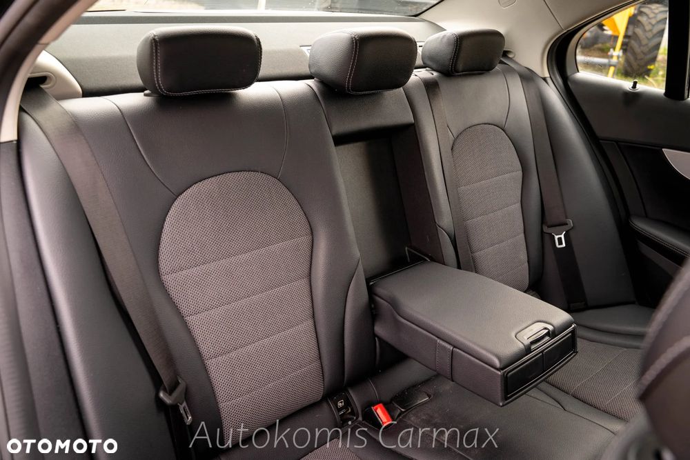 Mercedes-Benz Klasa C 220 d 4MATIC 9G-TRONIC - 23