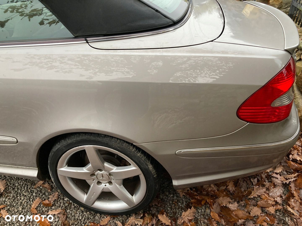 BŁOTNIK MERCEDES CLK W209 CABRIO C 723