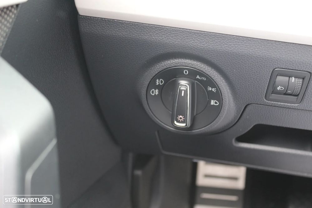 SEAT Arona 1.0 TSI Xcellence — fotografia 17