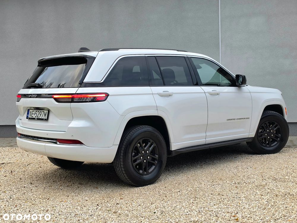 Jeep Grand Cherokee - 12