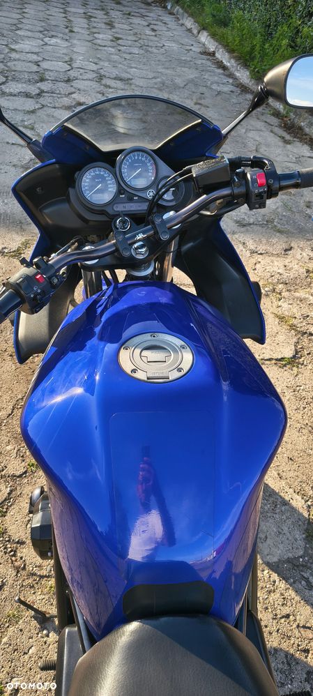 Yamaha FZS - 6