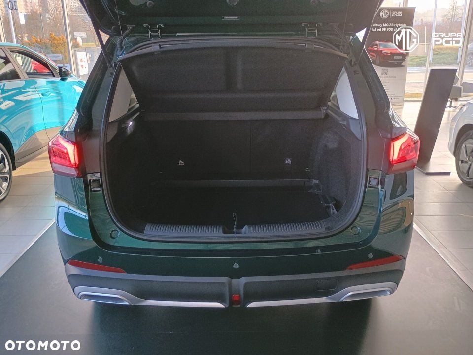 MG ZS - 16