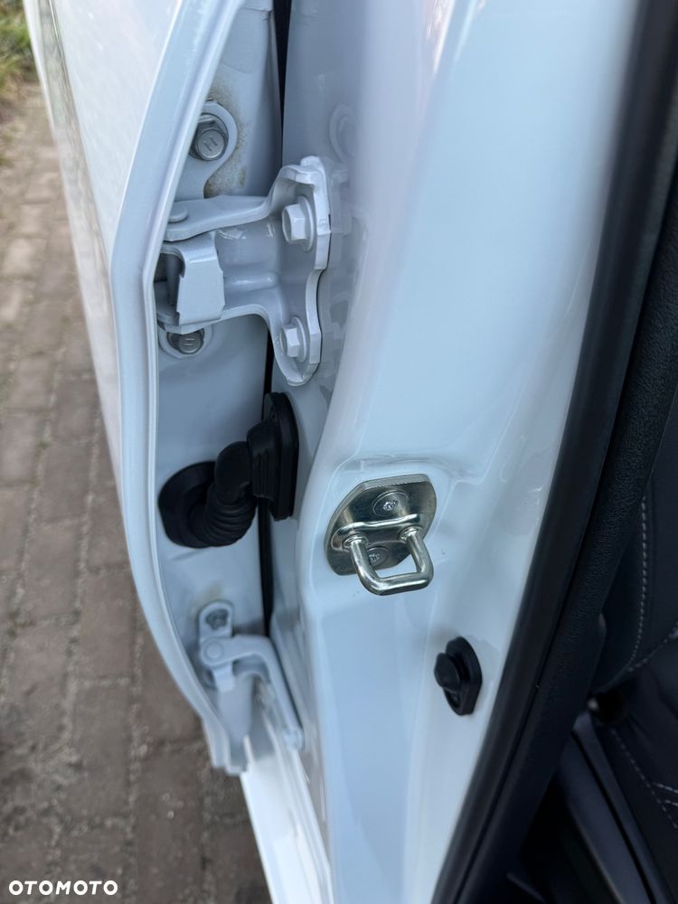 Toyota Yaris 1.0 Premium - 5