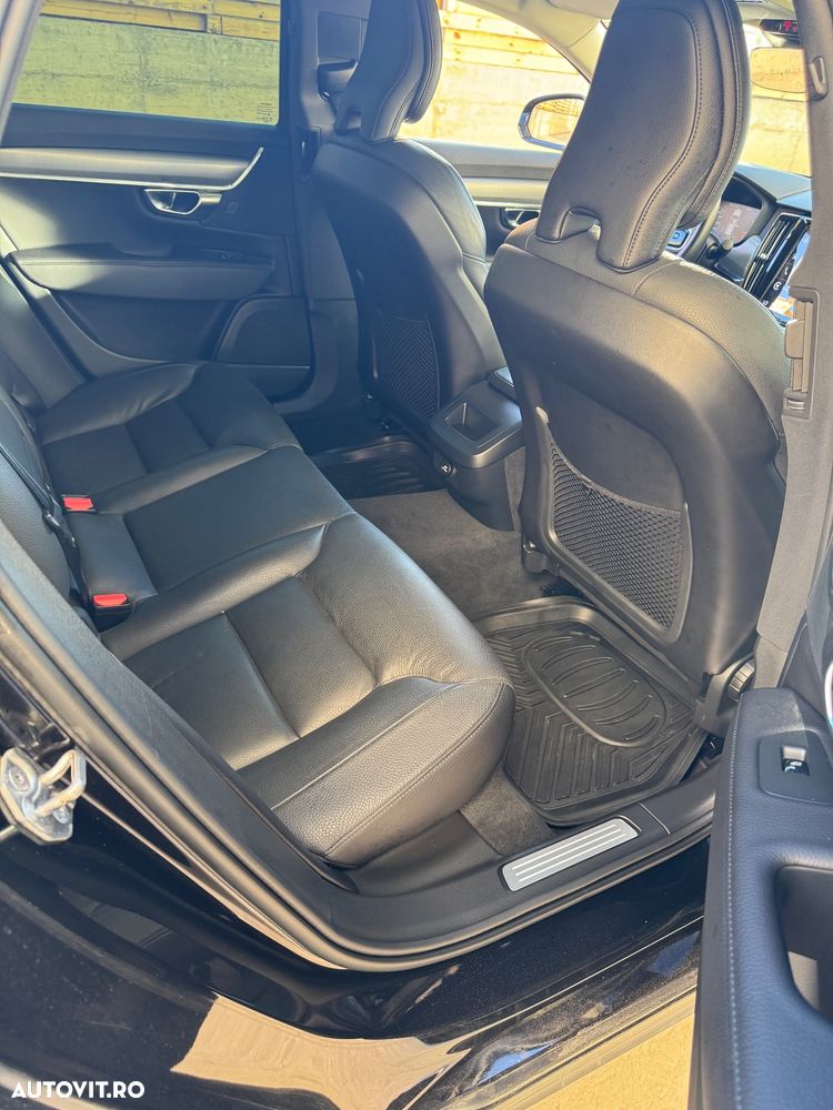 Volvo S90 D3 Geartronic Momentum Pro - 29