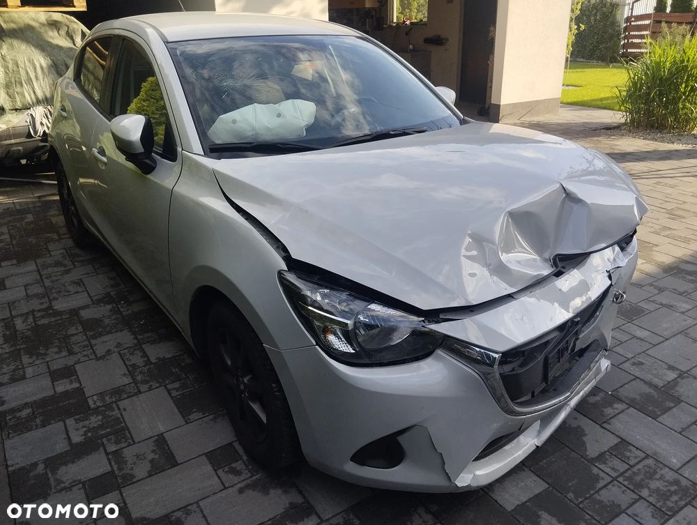 Mazda 2 - 4