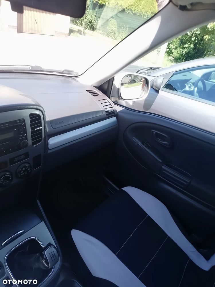 Suzuki Grand Vitara 2.0 - 19